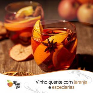 Vinho quente com laranja e especiarias